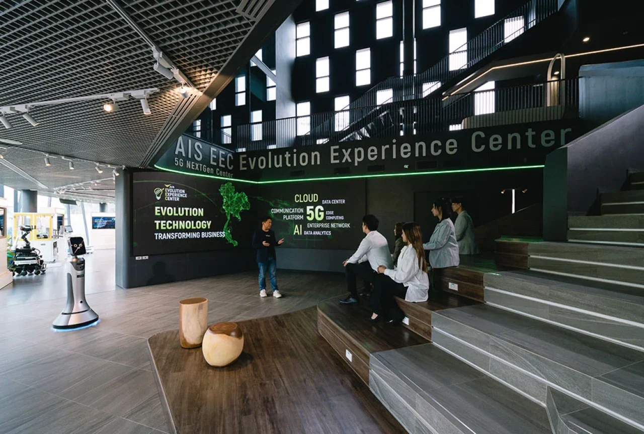 pic7-ais-business-direction-2024-2025-_0